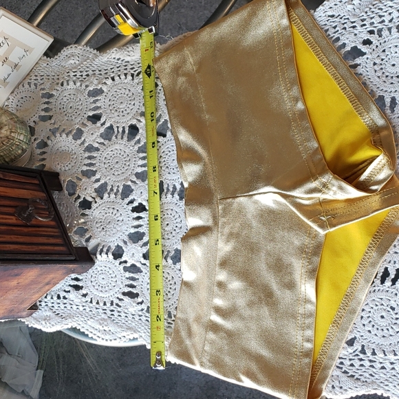 Bike Shorts Scrunch Butt bottoms - Picture 3 of 5